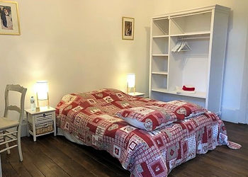 https://www.randodiete.fr/wp-content/uploads/2020/12/manoir-botcol-chambre1-350x250.jpg
