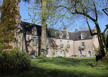 https://www.randodiete.fr/wp-content/uploads/2020/12/manoir-de-botcol-jardin-350x250.jpg